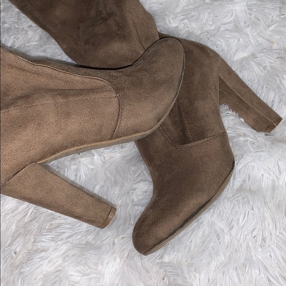 SOLD - Picture 4 of 6